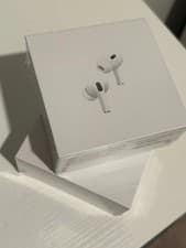 Apple AirPods Pro 2nd Generation with MagSafe Wireless Charging Case - White